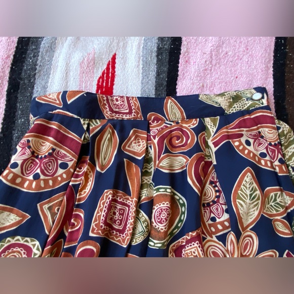 Vintage flowy lightweight folksy print midi skirt - Picture 8 of 14